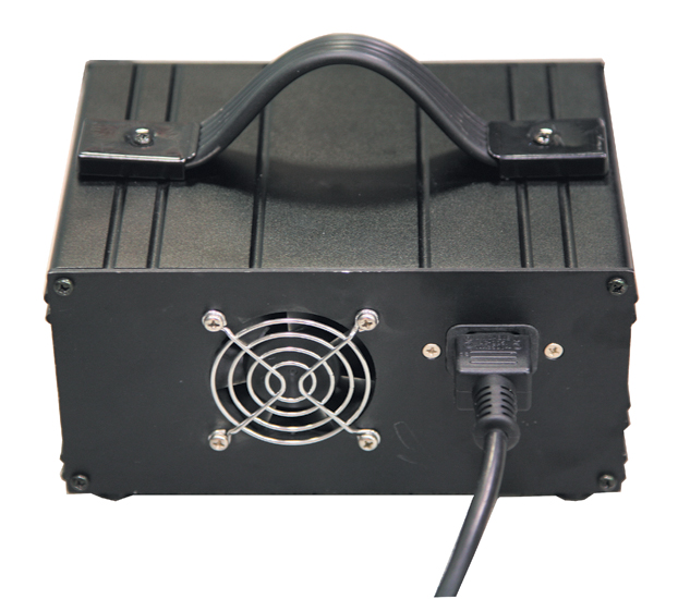 Schnell-Ladegerät 7.6 A